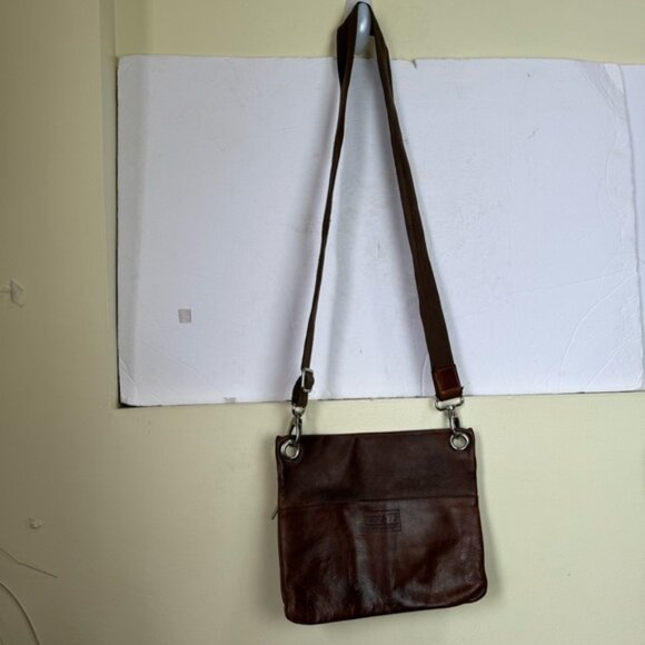 ROOTS Vintage Village Tribe Leather Brown Crossbody Shoulder Bag Pockets Logo - Picture 4 of 16